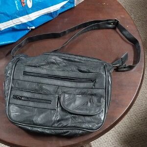 Vtg. Embassy Black Leather Shoulder Bag